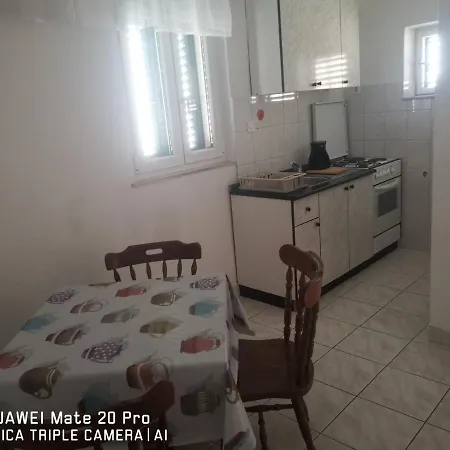Franceska Appartement *