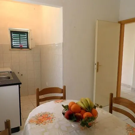 Franceska Apartment Bol